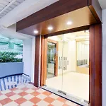 Super Townhouse Kaikhali Near Airport