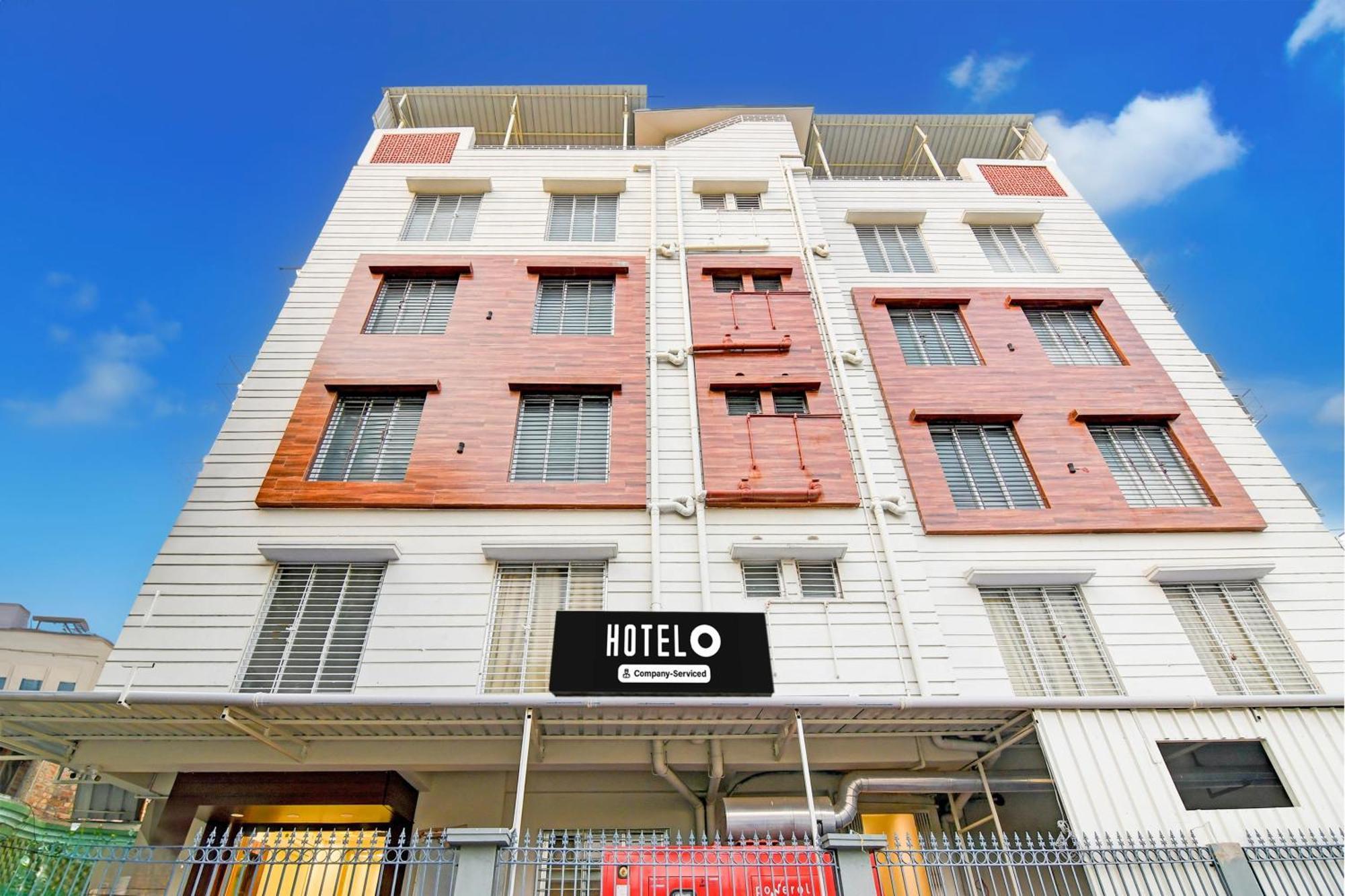 Hotel Super Townhouse Kaikhali Near Airport Kolkata
