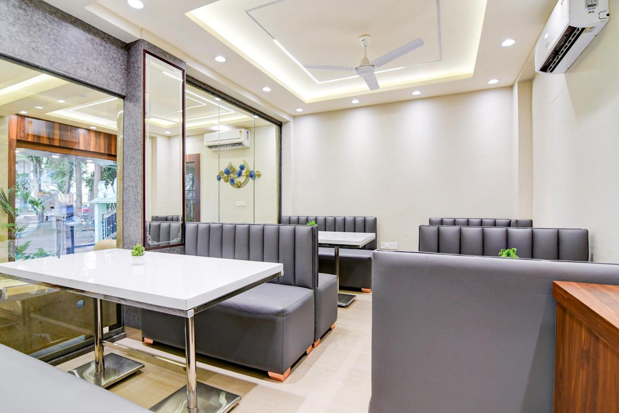 Super Townhouse Kaikhali Near Airport Kolkata