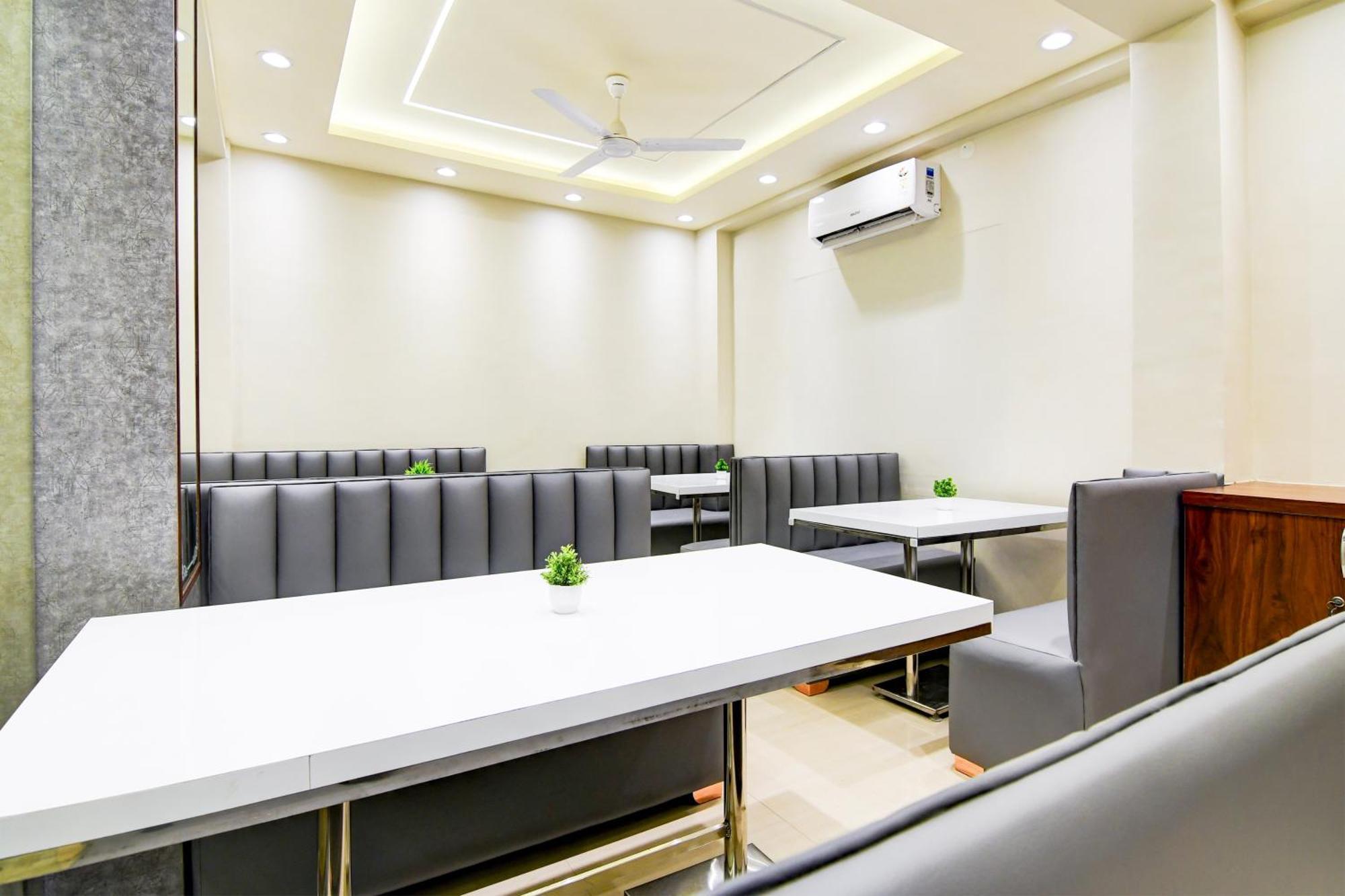 Hotel Super Townhouse Kaikhali Near Airport
